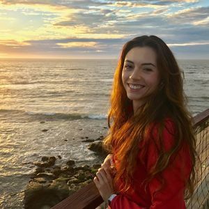 Meet your Posher, Claire